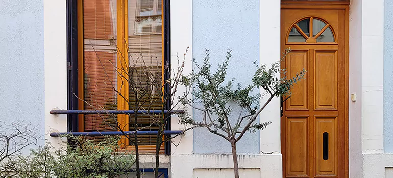 Residential Garage Doors Near Me in Centretown, ON