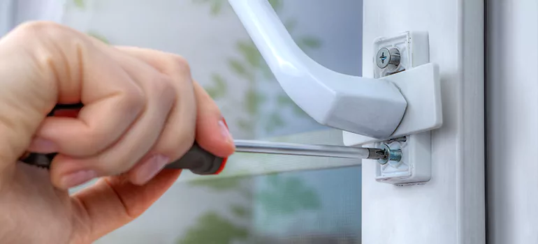 Window Crack Repair in Downtown, ON